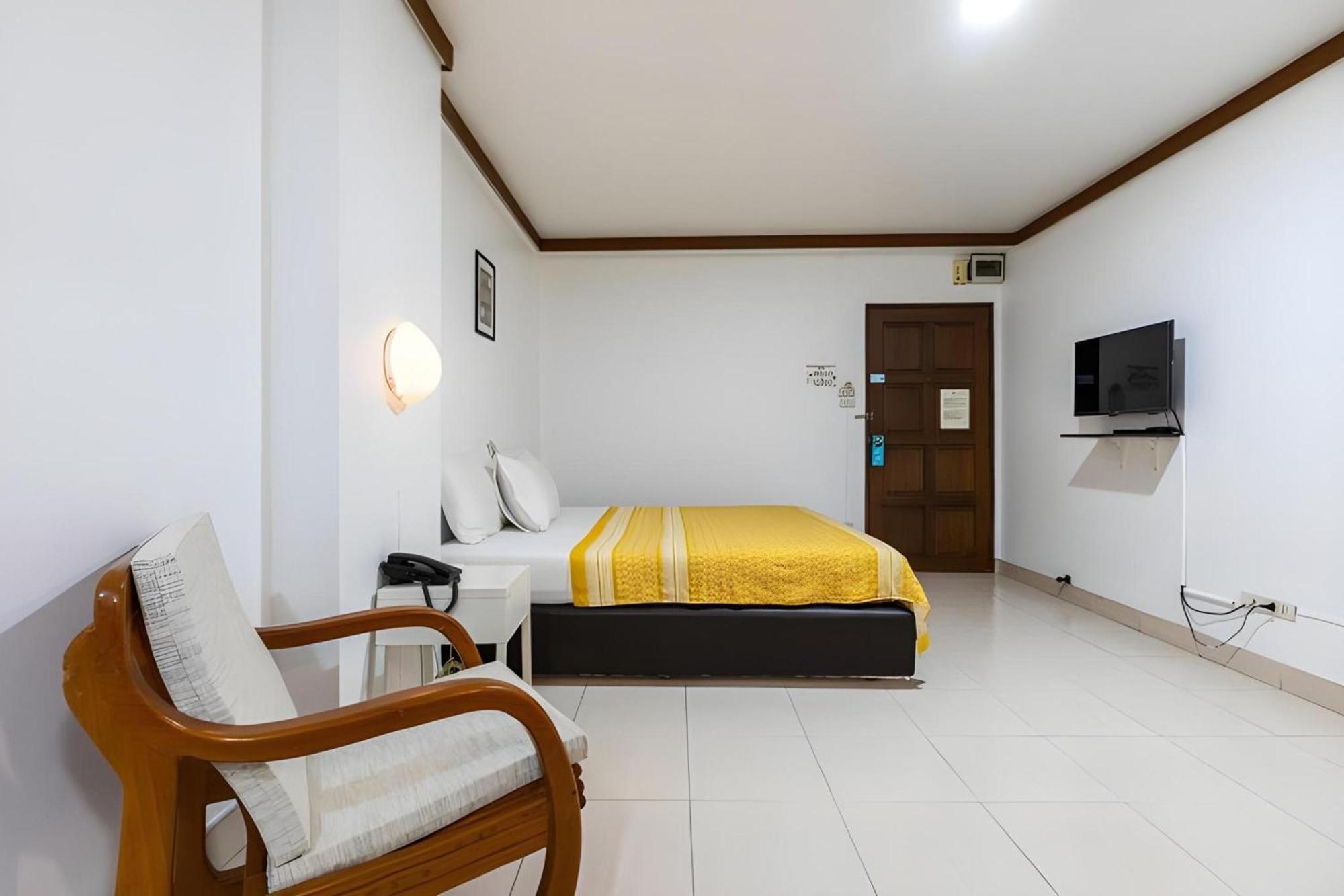 Collection O Howard Square Boutique Hotel Bangkok Buitenkant foto