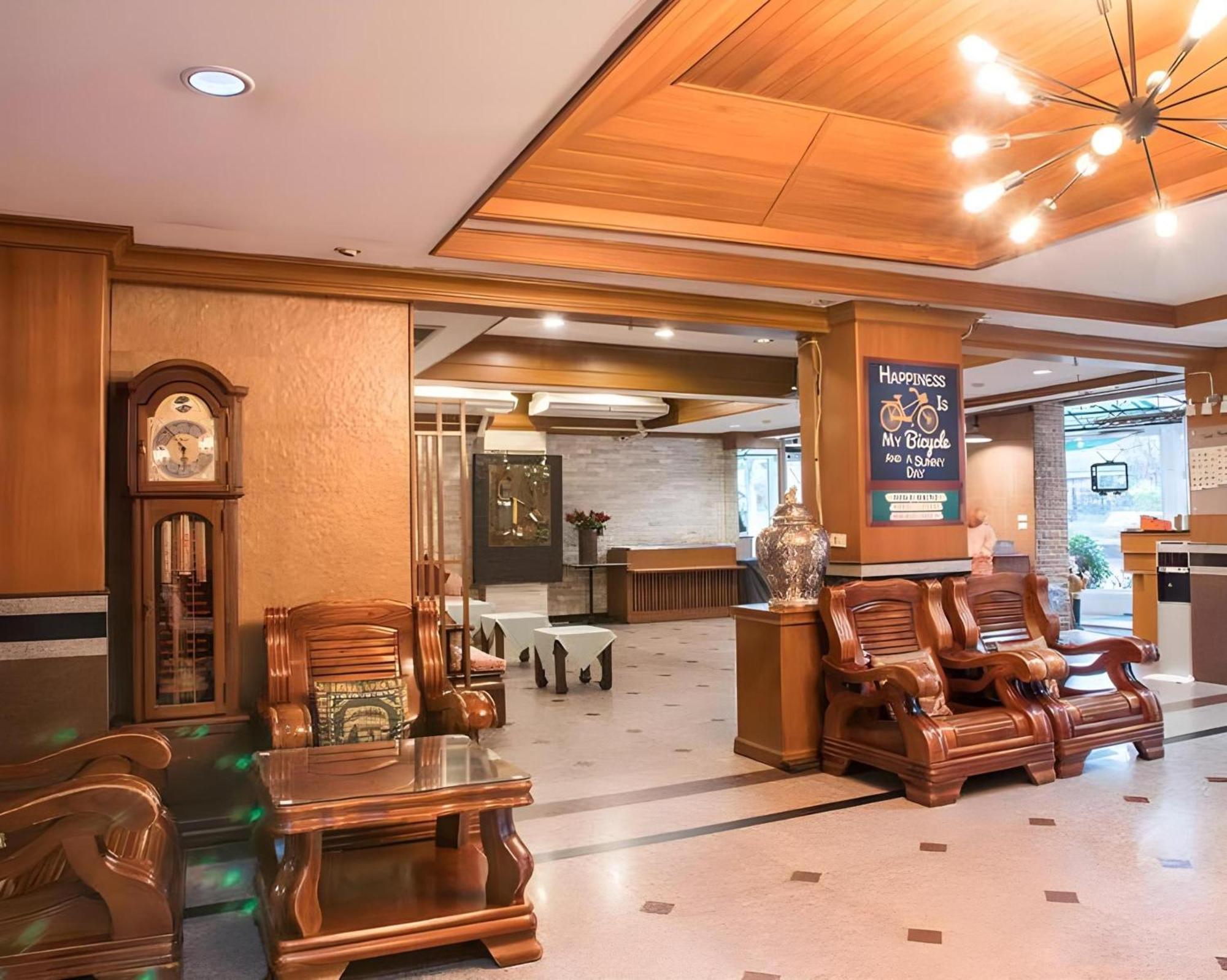 Collection O Howard Square Boutique Hotel Bangkok Buitenkant foto