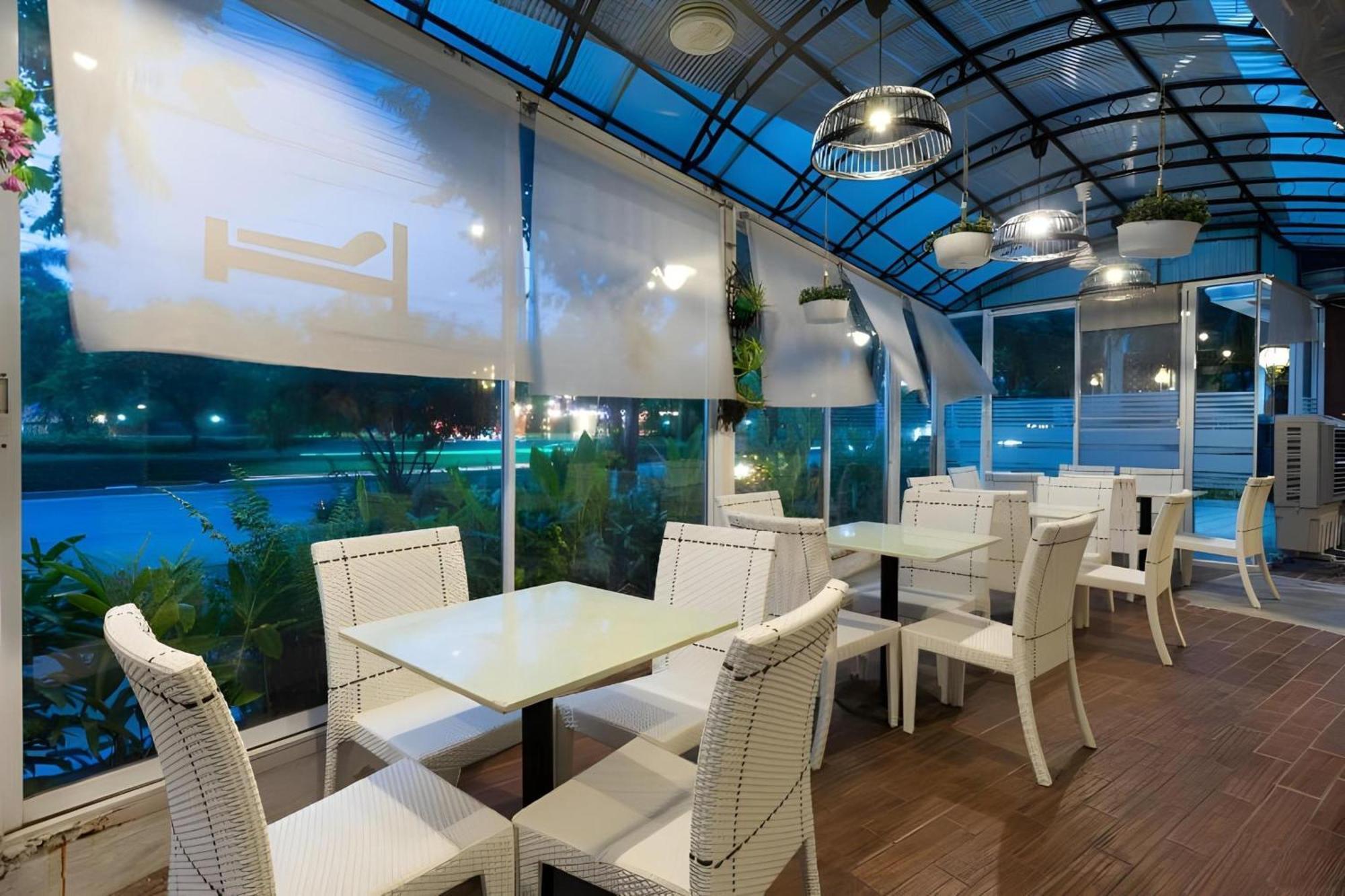 Collection O Howard Square Boutique Hotel Bangkok Buitenkant foto