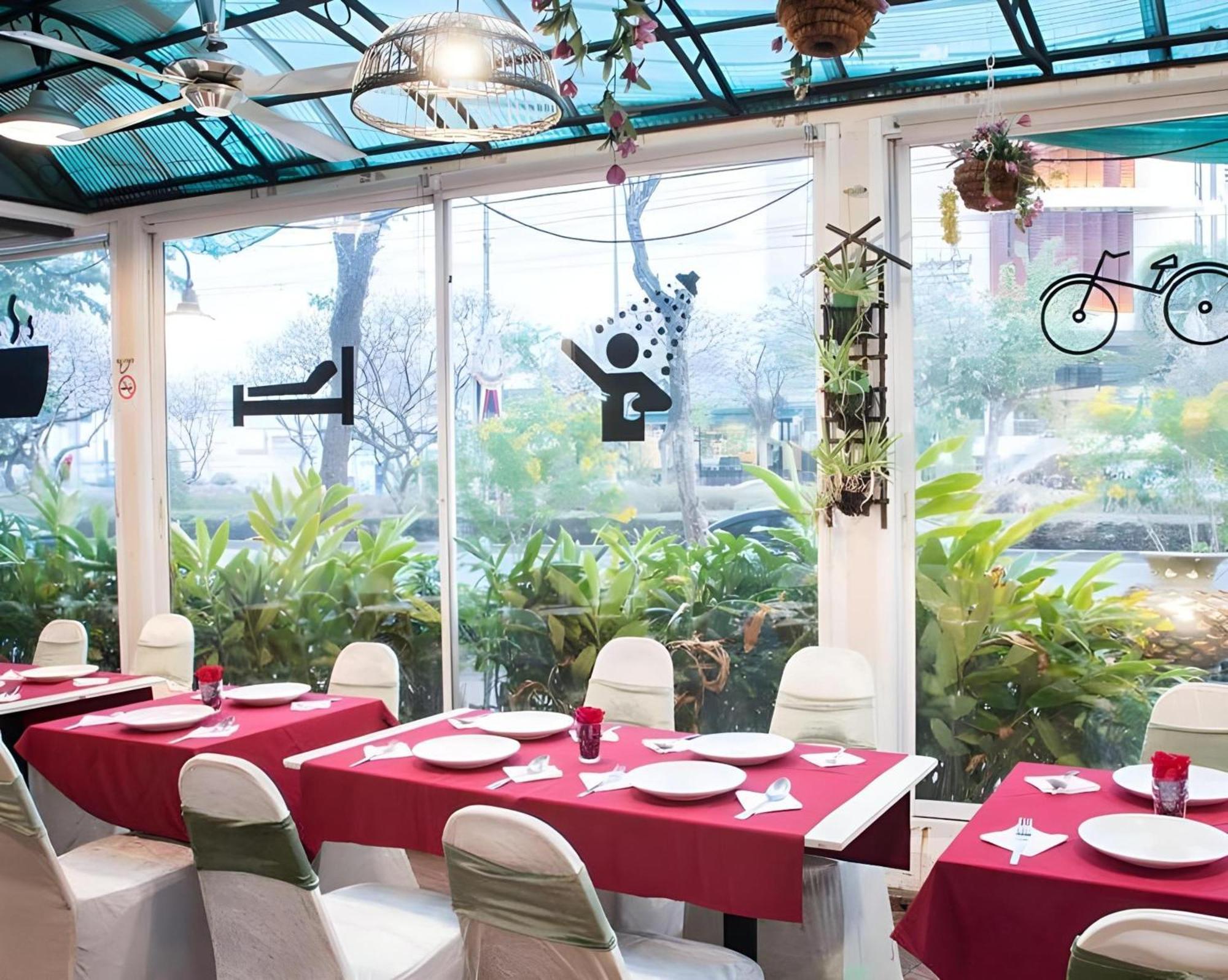 Collection O Howard Square Boutique Hotel Bangkok Buitenkant foto