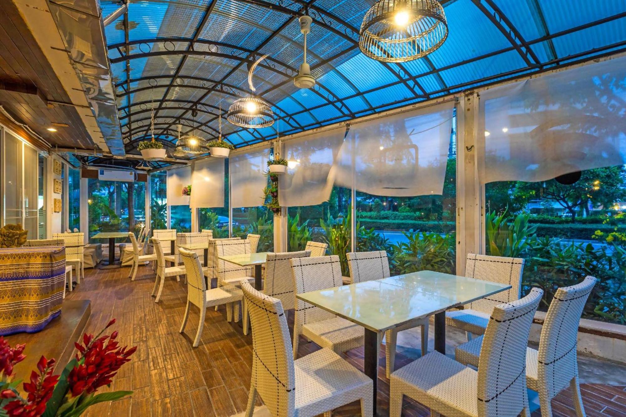 Collection O Howard Square Boutique Hotel Bangkok Buitenkant foto